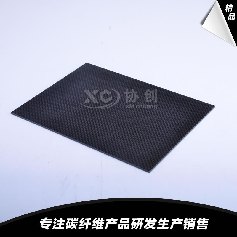 為什么市場上面t300碳纖維價格差異很大？